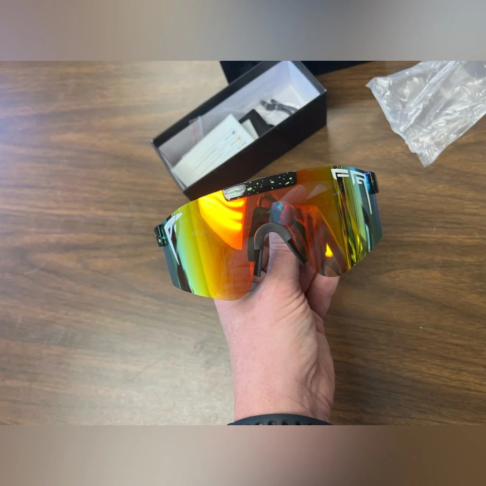 AgoKud Polarized Sunglasses. Sports colored.